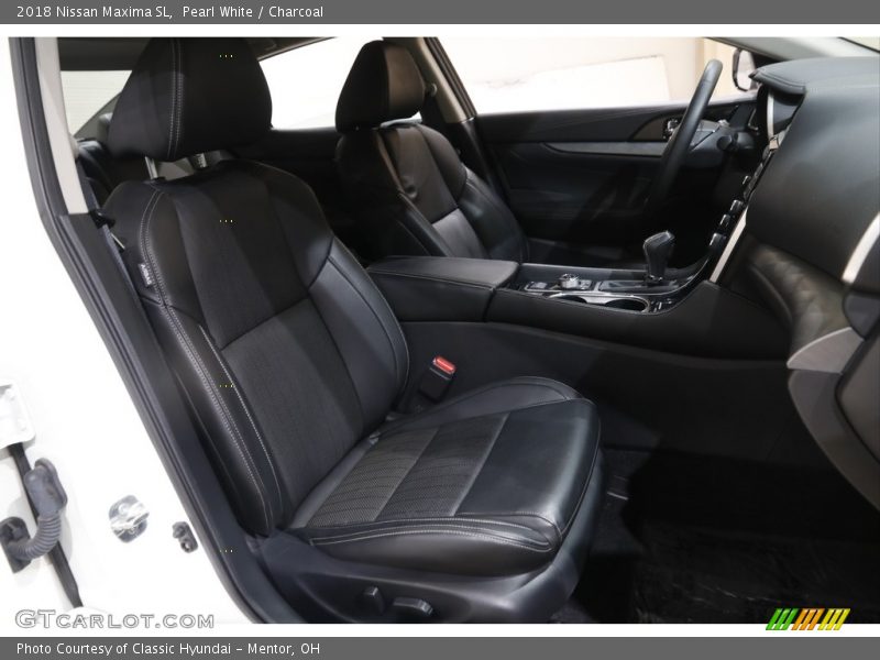 Pearl White / Charcoal 2018 Nissan Maxima SL