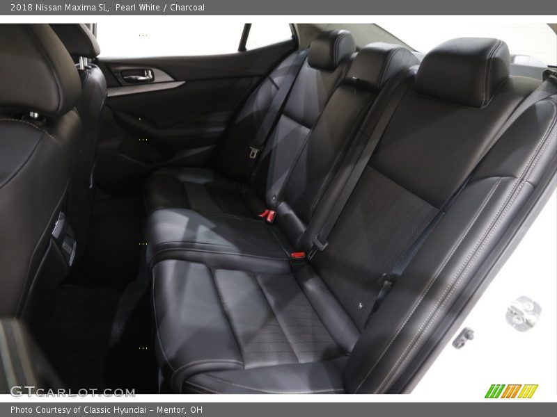 Pearl White / Charcoal 2018 Nissan Maxima SL
