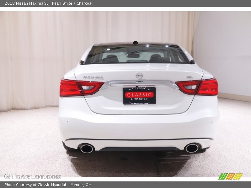 Pearl White / Charcoal 2018 Nissan Maxima SL