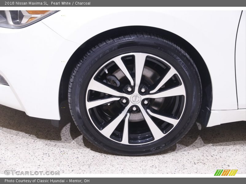 Pearl White / Charcoal 2018 Nissan Maxima SL