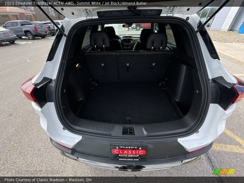 Summit White / Jet Black/Almond Butter 2021 Chevrolet TrailBlazer ACTIV AWD