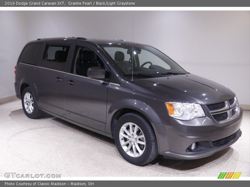 Granite Pearl / Black/Light Graystone 2019 Dodge Grand Caravan SXT