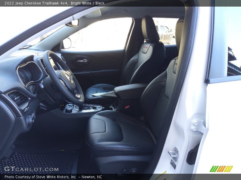 Bright White / Black 2022 Jeep Cherokee Trailhawk 4x4