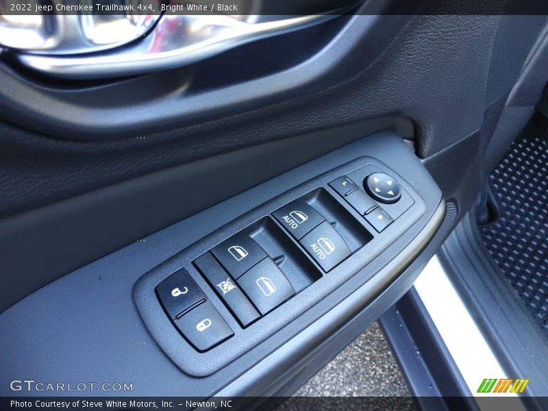 Bright White / Black 2022 Jeep Cherokee Trailhawk 4x4