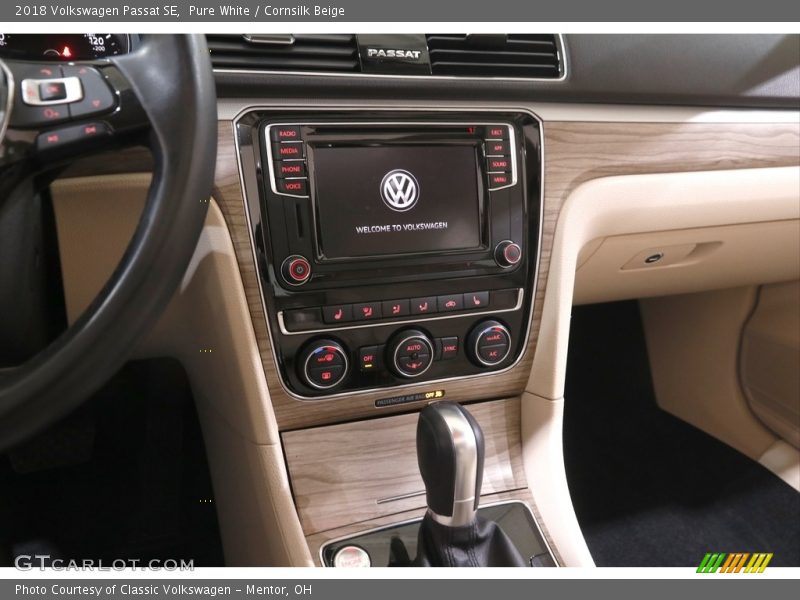 Pure White / Cornsilk Beige 2018 Volkswagen Passat SE