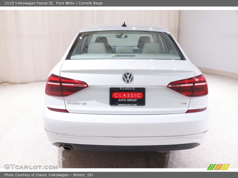 Pure White / Cornsilk Beige 2018 Volkswagen Passat SE