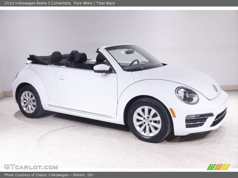 Pure White / Titan Black 2019 Volkswagen Beetle S Convertible
