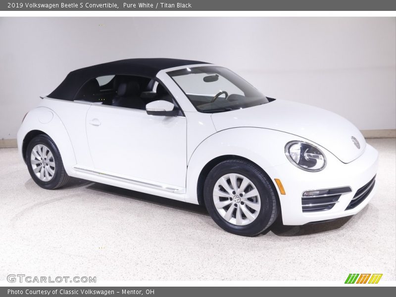 Pure White / Titan Black 2019 Volkswagen Beetle S Convertible