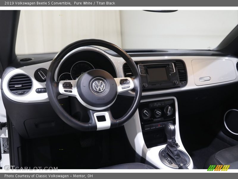 Pure White / Titan Black 2019 Volkswagen Beetle S Convertible