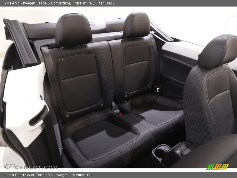 Pure White / Titan Black 2019 Volkswagen Beetle S Convertible