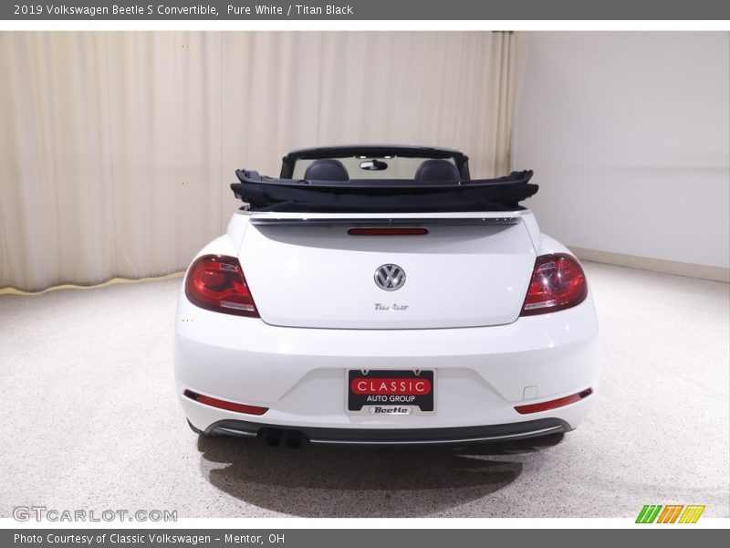 Pure White / Titan Black 2019 Volkswagen Beetle S Convertible