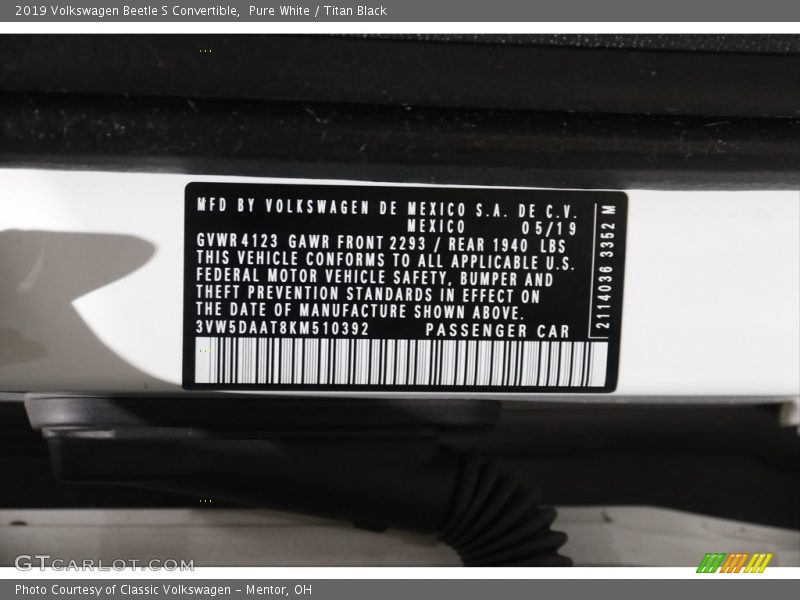 Pure White / Titan Black 2019 Volkswagen Beetle S Convertible