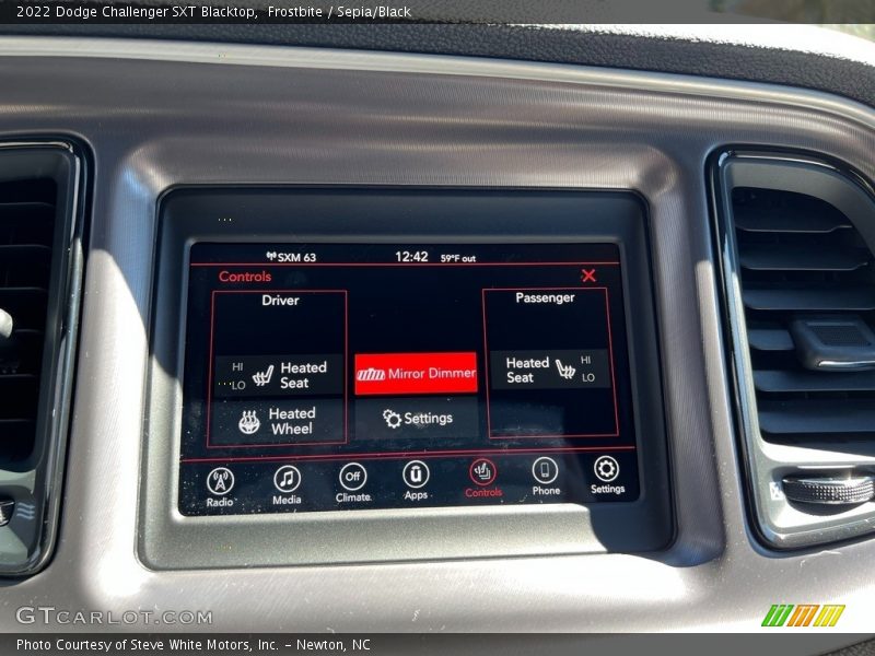 Controls of 2022 Challenger SXT Blacktop