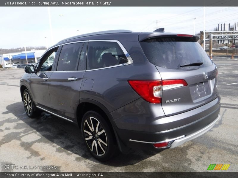 Modern Steel Metallic / Gray 2019 Honda Pilot Touring AWD