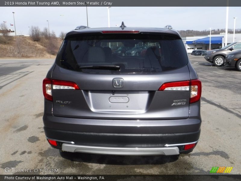 Modern Steel Metallic / Gray 2019 Honda Pilot Touring AWD