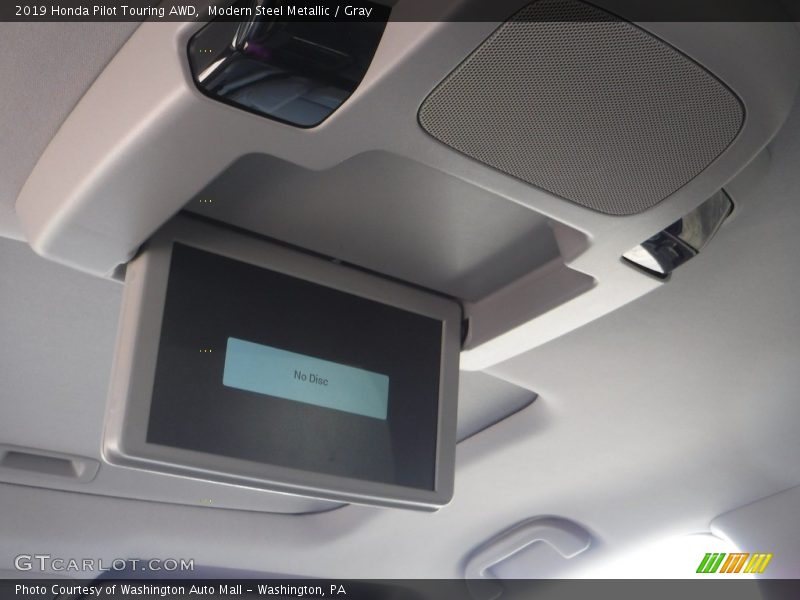 Modern Steel Metallic / Gray 2019 Honda Pilot Touring AWD