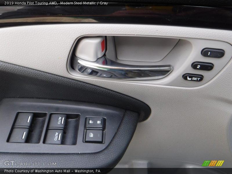 Modern Steel Metallic / Gray 2019 Honda Pilot Touring AWD