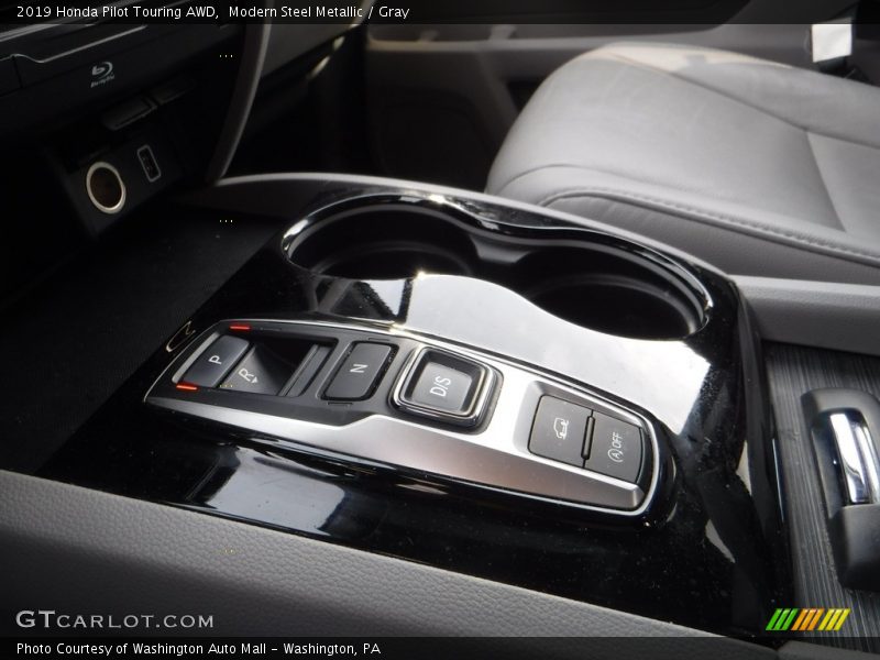 Modern Steel Metallic / Gray 2019 Honda Pilot Touring AWD