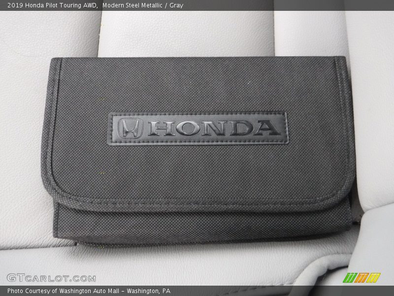 Modern Steel Metallic / Gray 2019 Honda Pilot Touring AWD