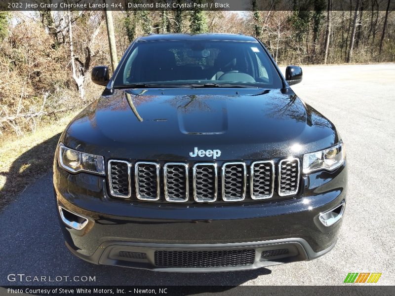 Diamond Black Crystal Pearl / Black 2022 Jeep Grand Cherokee Laredo 4x4