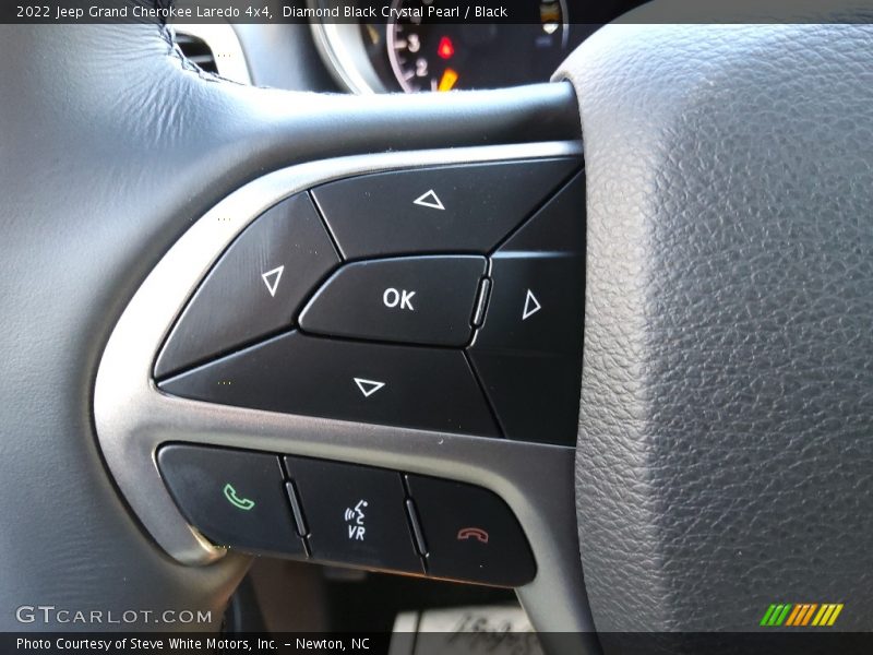Diamond Black Crystal Pearl / Black 2022 Jeep Grand Cherokee Laredo 4x4