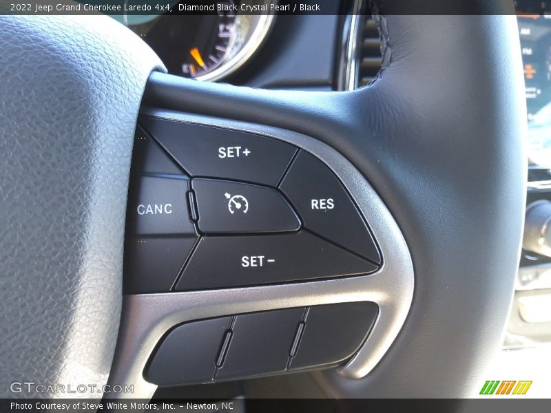 Diamond Black Crystal Pearl / Black 2022 Jeep Grand Cherokee Laredo 4x4