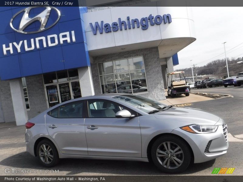 Gray / Gray 2017 Hyundai Elantra SE