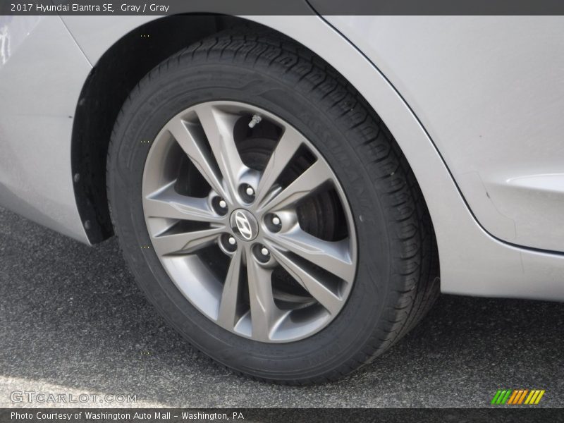 Gray / Gray 2017 Hyundai Elantra SE