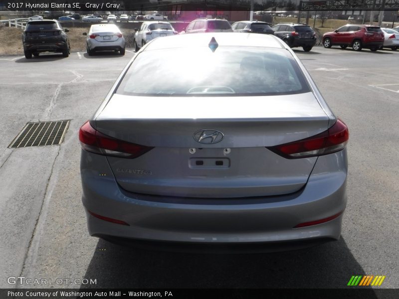 Gray / Gray 2017 Hyundai Elantra SE