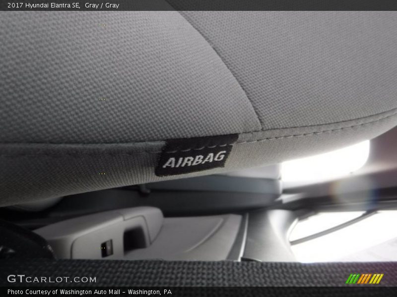 Gray / Gray 2017 Hyundai Elantra SE