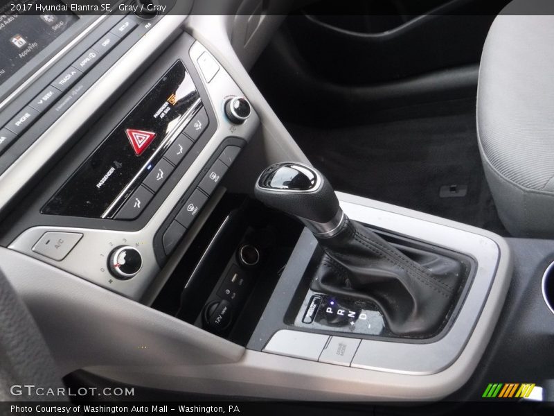 Gray / Gray 2017 Hyundai Elantra SE