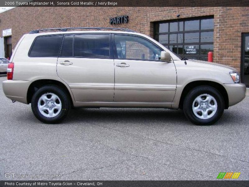 Sonora Gold Metallic / Ivory Beige 2006 Toyota Highlander I4