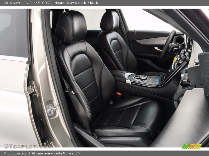 Mojave Silver Metallic / Black 2019 Mercedes-Benz GLC 300