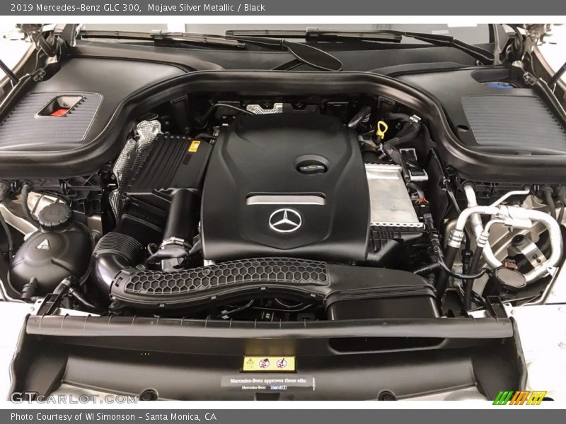 Mojave Silver Metallic / Black 2019 Mercedes-Benz GLC 300