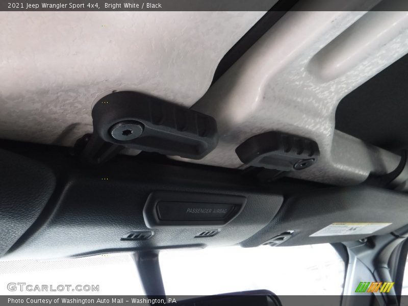 Bright White / Black 2021 Jeep Wrangler Sport 4x4