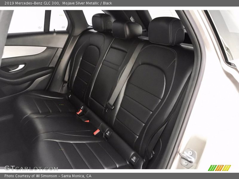 Mojave Silver Metallic / Black 2019 Mercedes-Benz GLC 300
