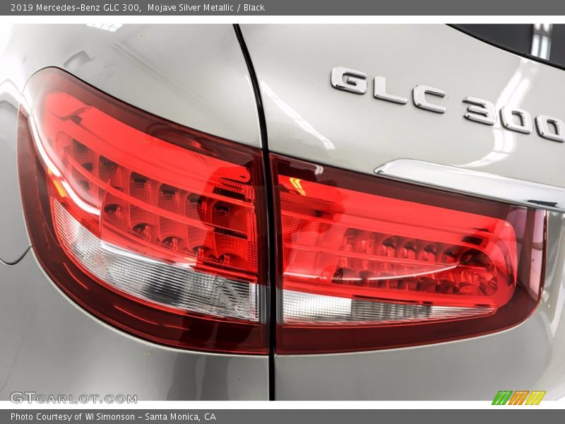 Mojave Silver Metallic / Black 2019 Mercedes-Benz GLC 300