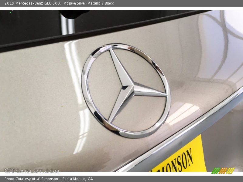Mojave Silver Metallic / Black 2019 Mercedes-Benz GLC 300