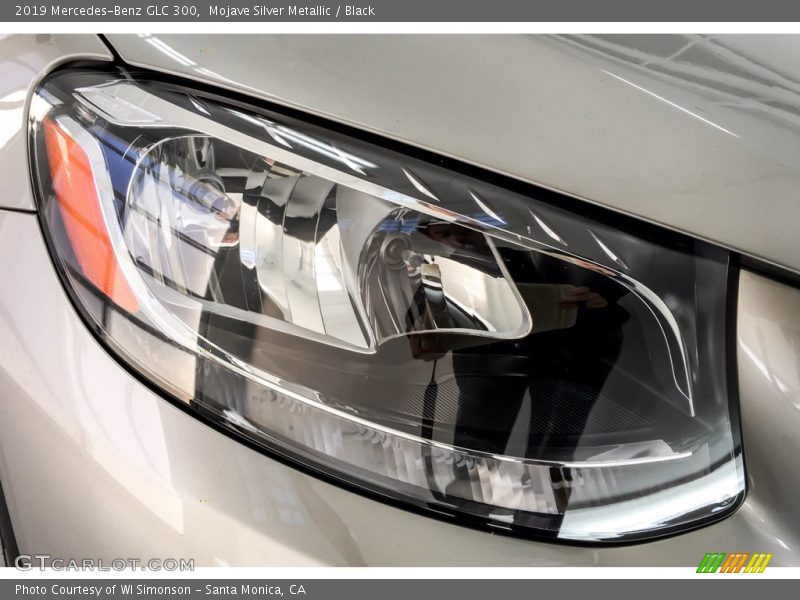 Mojave Silver Metallic / Black 2019 Mercedes-Benz GLC 300