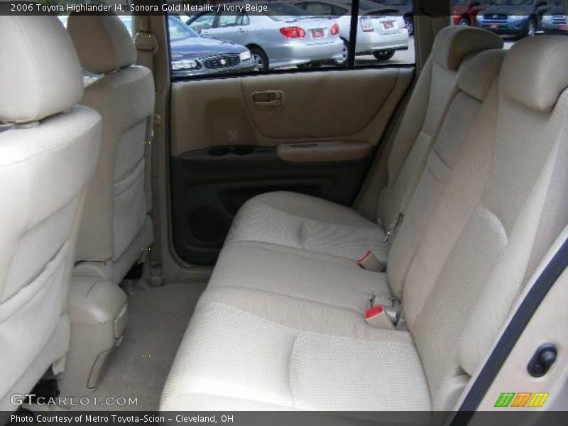 Sonora Gold Metallic / Ivory Beige 2006 Toyota Highlander I4