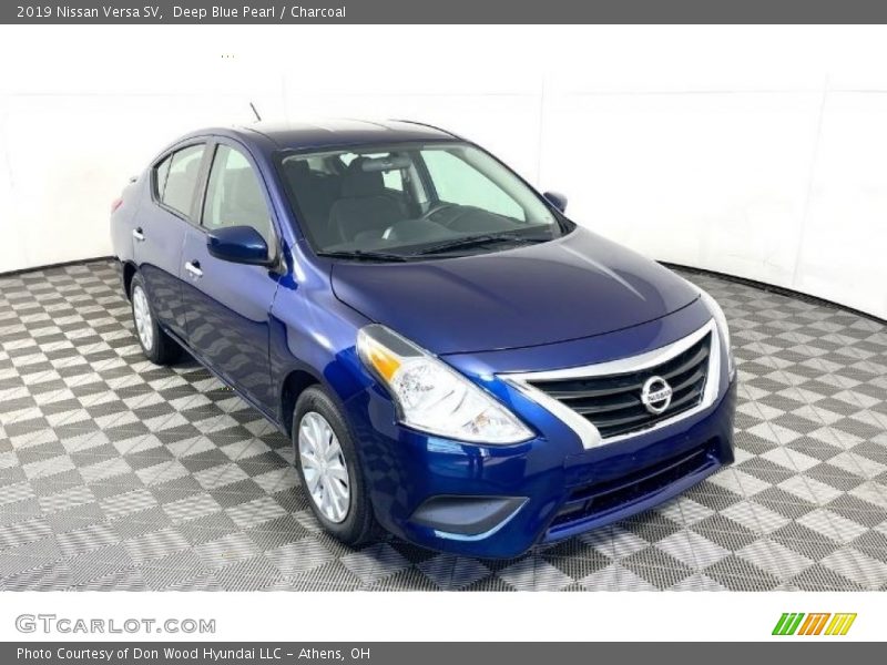 Deep Blue Pearl / Charcoal 2019 Nissan Versa SV