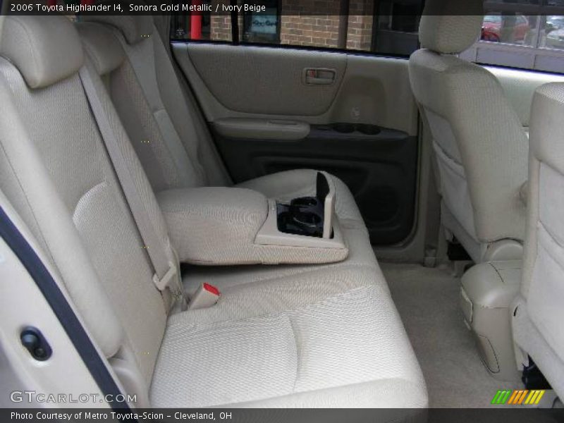 Sonora Gold Metallic / Ivory Beige 2006 Toyota Highlander I4