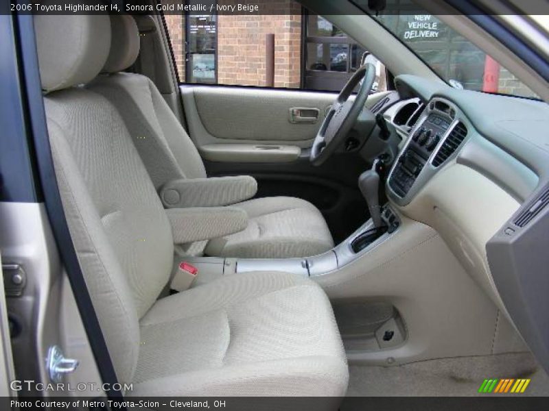 Sonora Gold Metallic / Ivory Beige 2006 Toyota Highlander I4