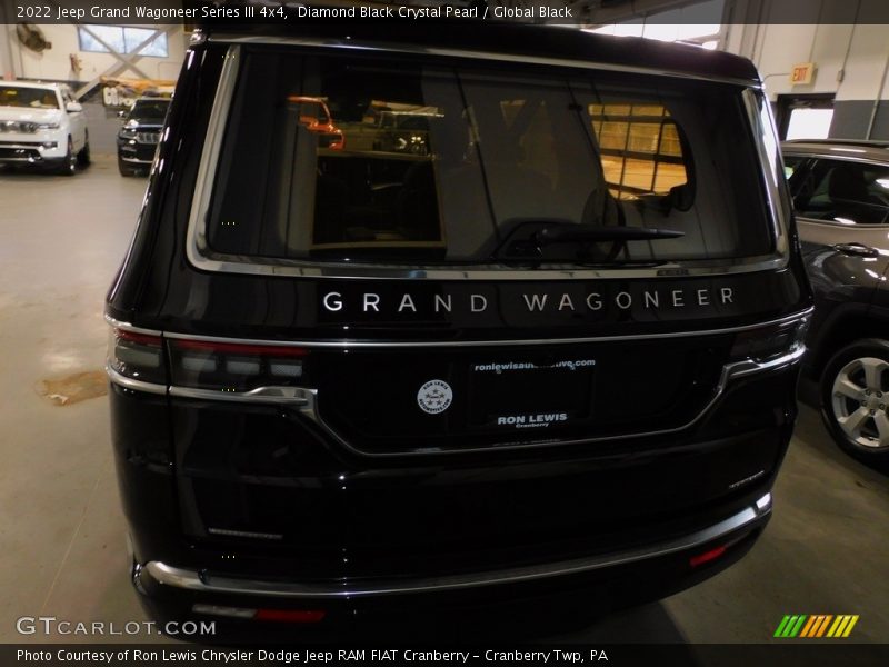Diamond Black Crystal Pearl / Global Black 2022 Jeep Grand Wagoneer Series III 4x4