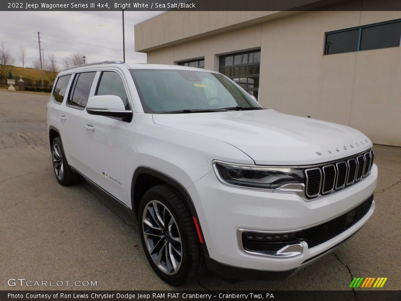 Bright White / Sea Salt/Black 2022 Jeep Wagoneer Series III 4x4