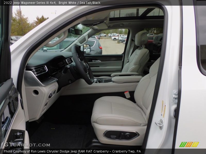 Bright White / Sea Salt/Black 2022 Jeep Wagoneer Series III 4x4