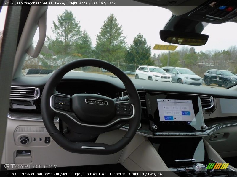 Bright White / Sea Salt/Black 2022 Jeep Wagoneer Series III 4x4