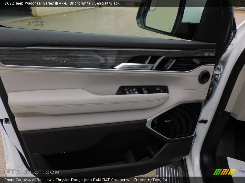 Bright White / Sea Salt/Black 2022 Jeep Wagoneer Series III 4x4