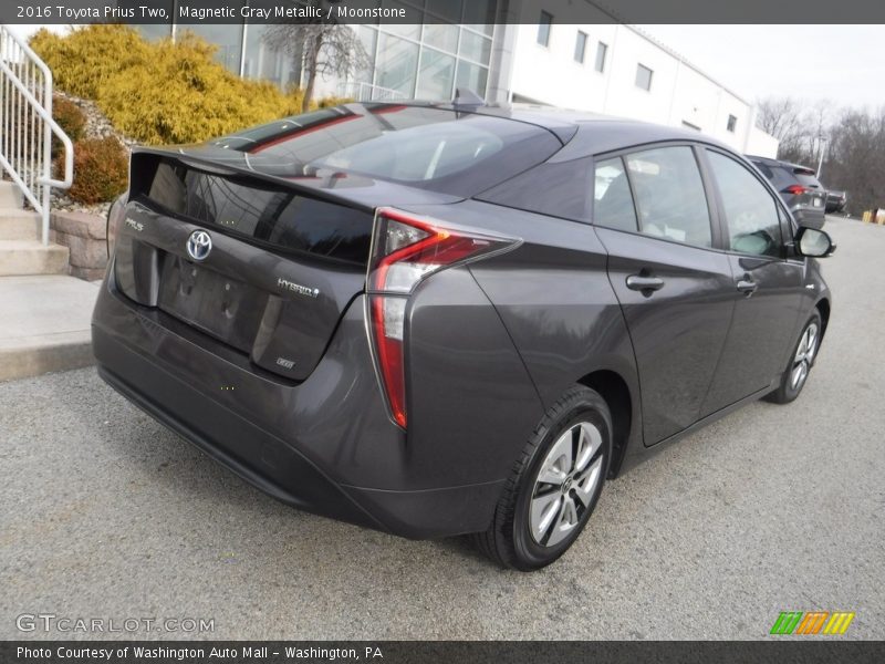 Magnetic Gray Metallic / Moonstone 2016 Toyota Prius Two