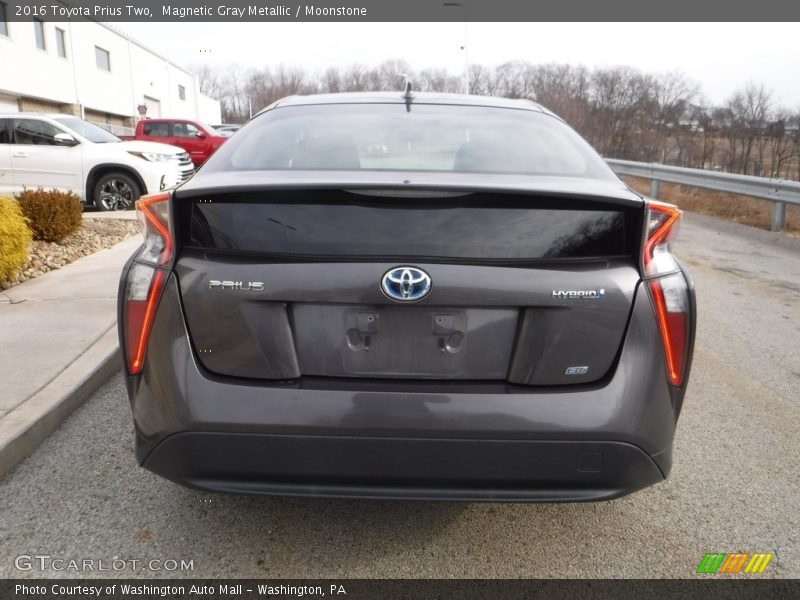 Magnetic Gray Metallic / Moonstone 2016 Toyota Prius Two